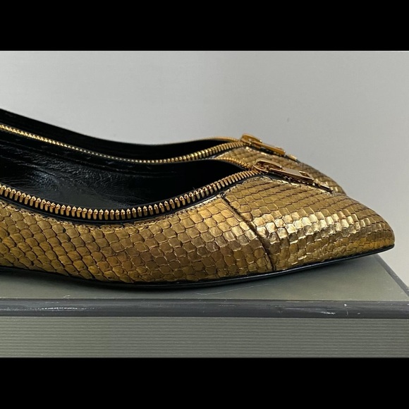 TOMFORD NIB Metallic Gold Python Flats - Picture 6 of 14
